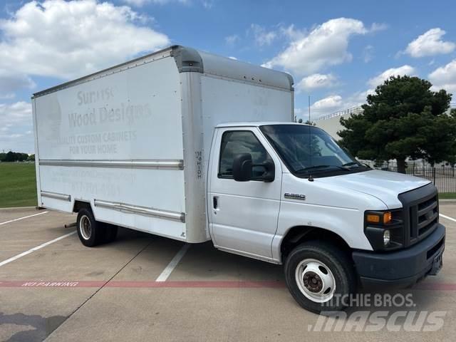 Ford E-350 شاحنات ذات هيكل صندوقي