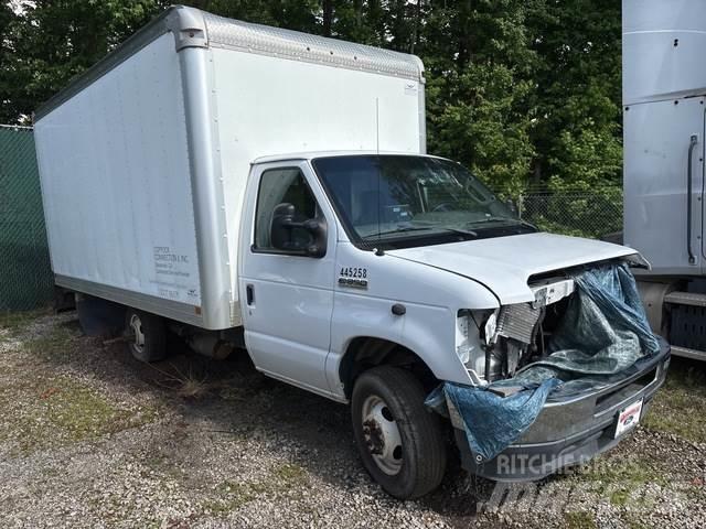Ford E-350 شاحنات ذات هيكل صندوقي