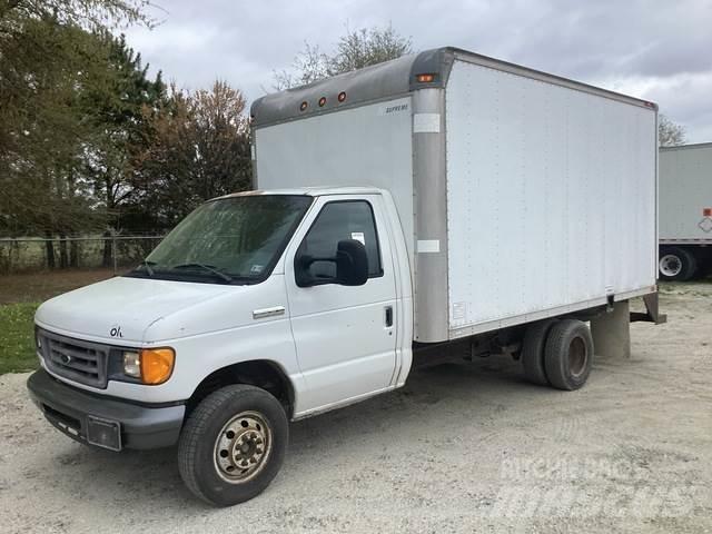 Ford E-350 شاحنات ذات هيكل صندوقي