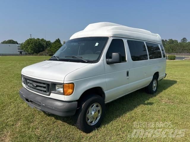 Ford E-350 سيارات
