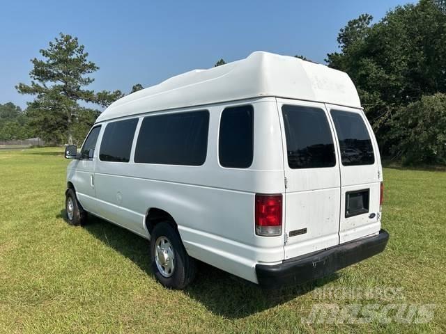 Ford E-350 سيارات