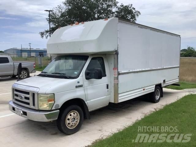 Ford E-350 شاحنات ذات هيكل صندوقي