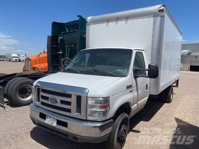 Ford E-350 شاحنات ذات هيكل صندوقي