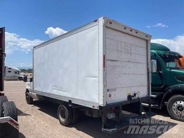 Ford E-350 شاحنات ذات هيكل صندوقي
