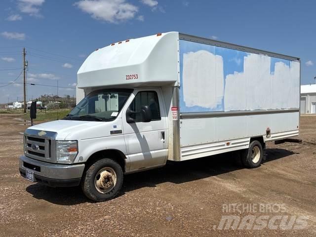 Ford E-350 شاحنات ذات هيكل صندوقي