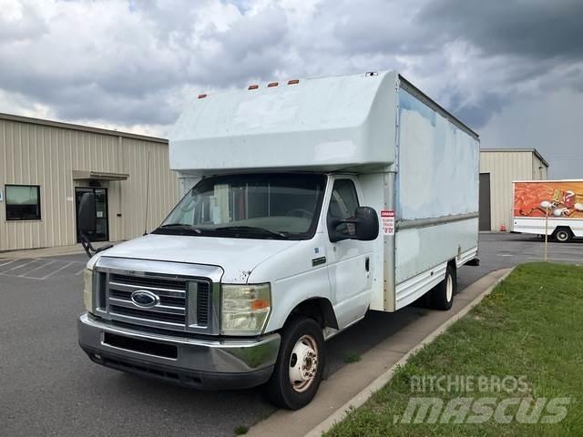 Ford E-350 شاحنات ذات هيكل صندوقي