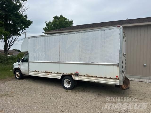 Ford E-350 شاحنات ذات هيكل صندوقي