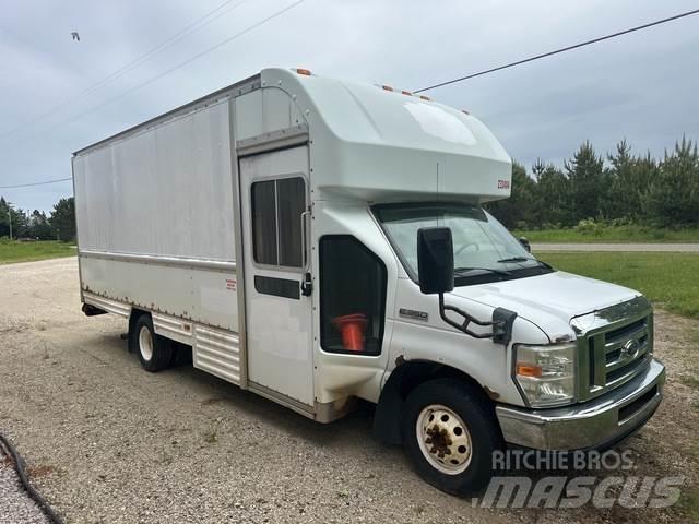 Ford E-350 شاحنات ذات هيكل صندوقي