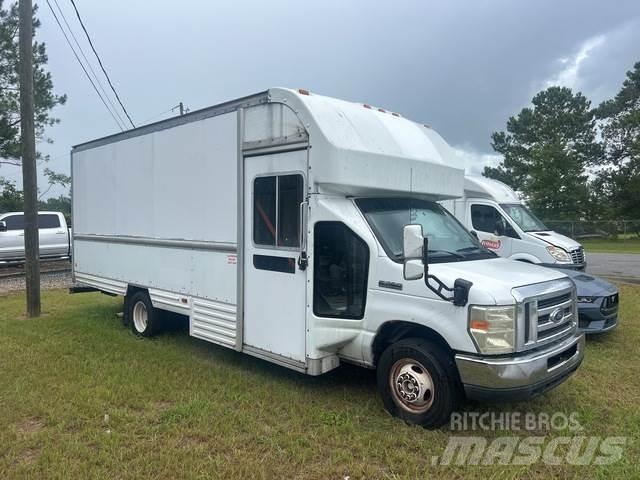 Ford E-350 شاحنات ذات هيكل صندوقي