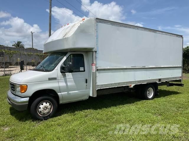 Ford E-350 شاحنات ذات هيكل صندوقي