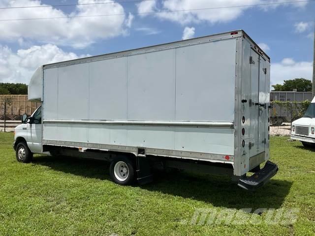 Ford E-350 شاحنات ذات هيكل صندوقي