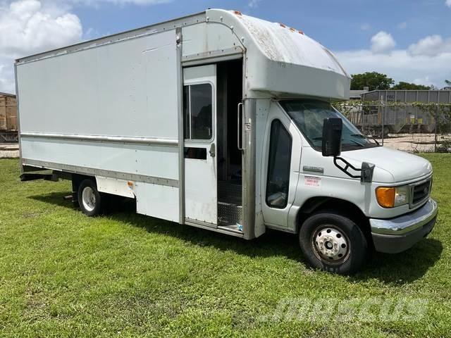 Ford E-350 شاحنات ذات هيكل صندوقي