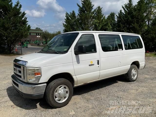 Ford E-350 حافلة صغيرة