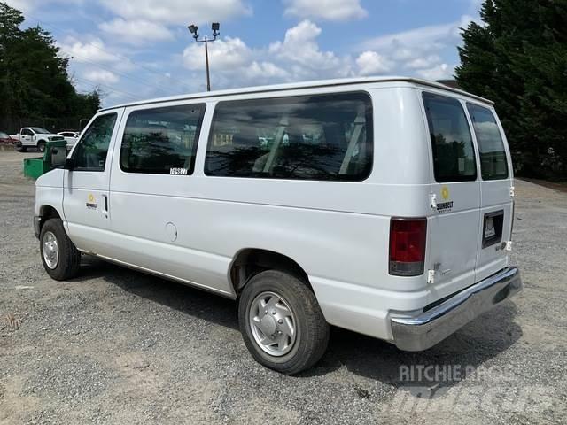 Ford E-350 حافلة صغيرة