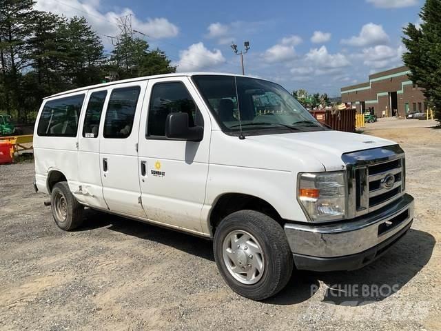 Ford E-350 حافلة صغيرة
