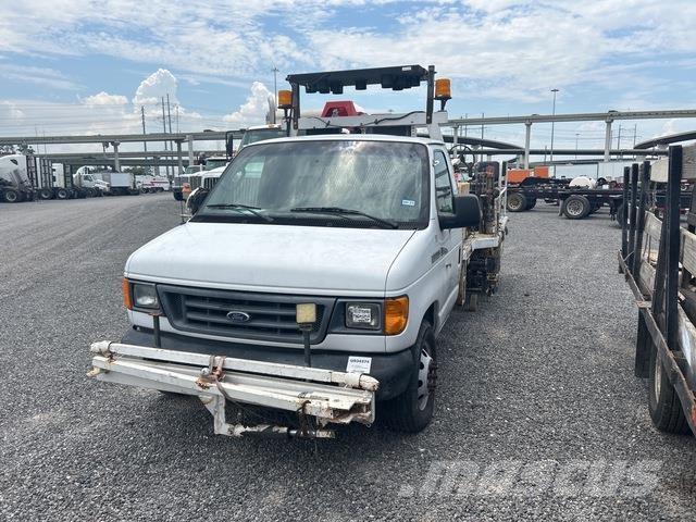 Ford E-350 مركبات الأغراض العامة