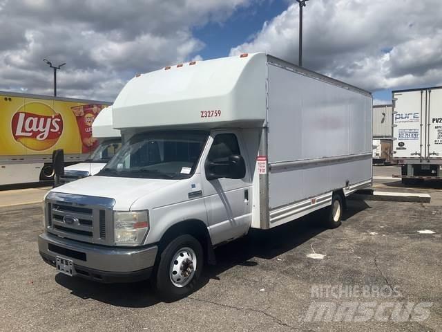 Ford E-350 شاحنات ذات هيكل صندوقي