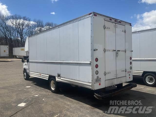Ford E-350 شاحنات ذات هيكل صندوقي