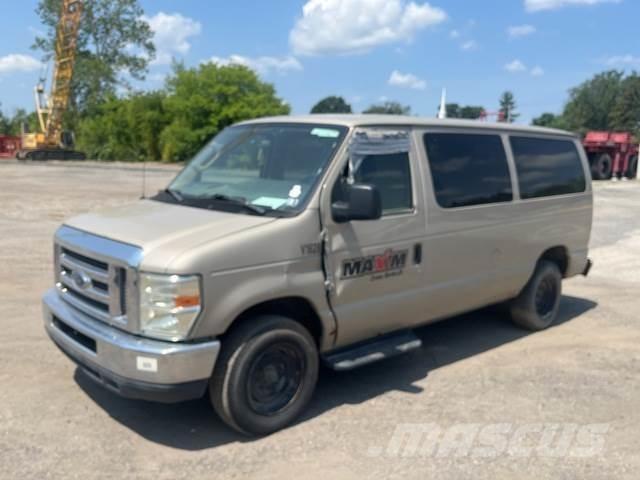 Ford E-350 سيارات