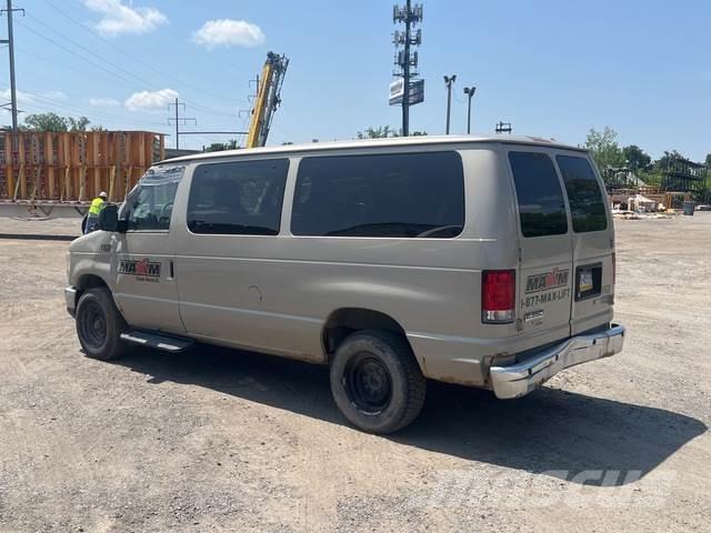 Ford E-350 سيارات