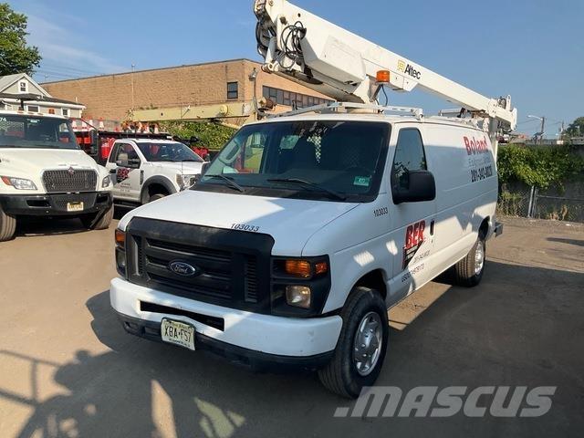 Ford E-350 المنصات الهوائية المثبتة على شاحنة
