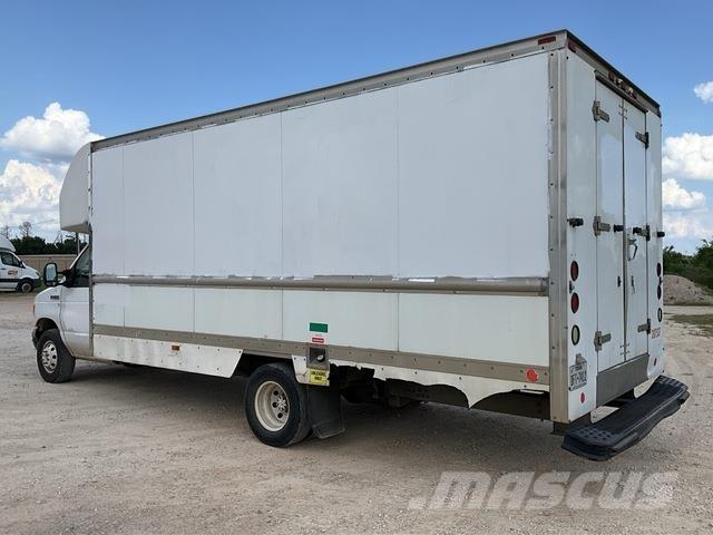 Ford E-350 شاحنات ذات هيكل صندوقي