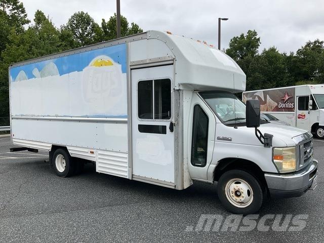 Ford E-350 شاحنات ذات هيكل صندوقي