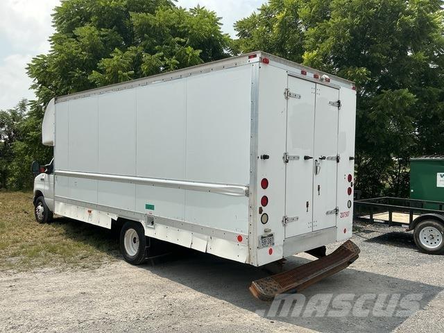 Ford E-350 هيكل صندوقي