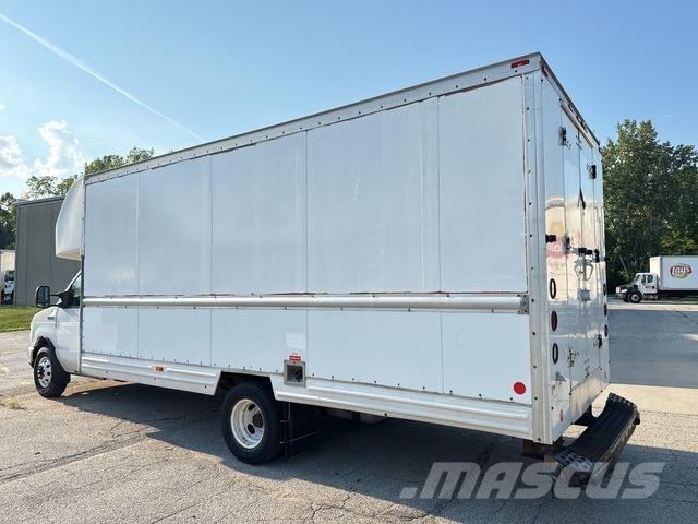Ford E-350 شاحنات ذات هيكل صندوقي