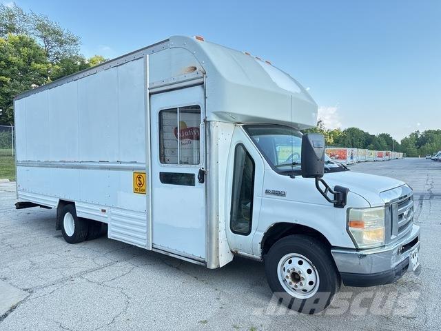 Ford E-350 شاحنات ذات هيكل صندوقي