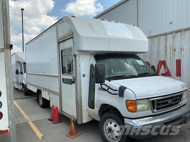 Ford E-350 شاحنات ذات هيكل صندوقي