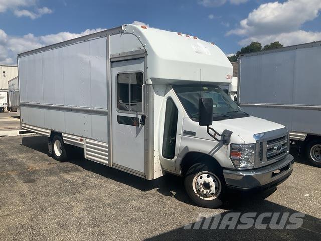 Ford E-350 شاحنة مقفلة