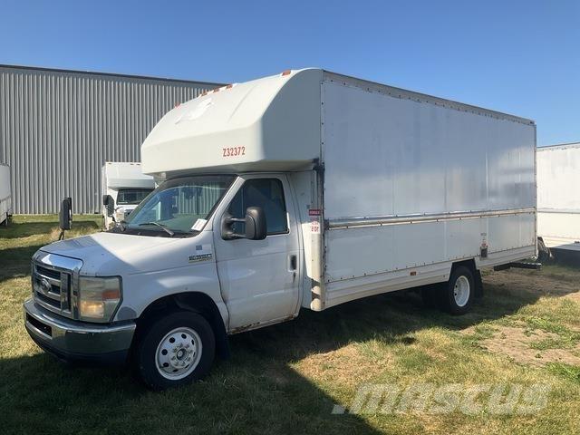Ford E-350 شاحنات ذات هيكل صندوقي
