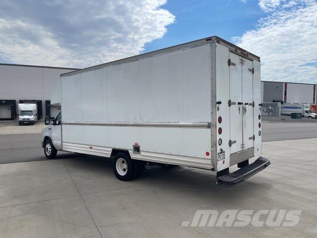 Ford E-350 شاحنات ذات هيكل صندوقي
