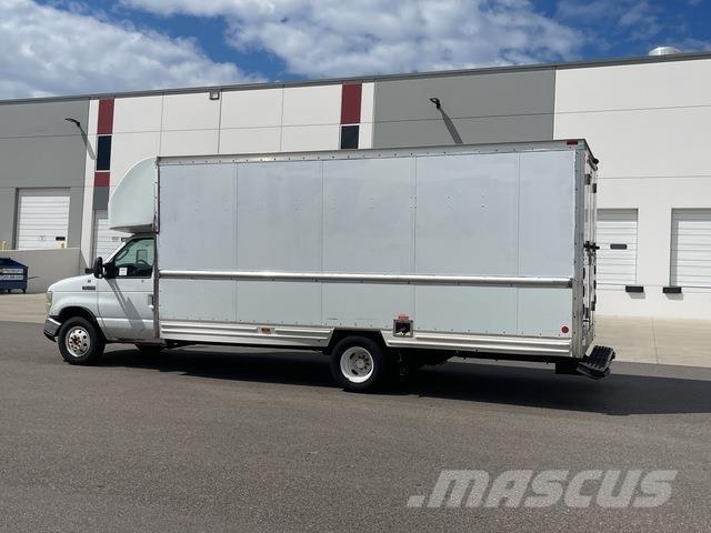 Ford E-350 شاحنات ذات هيكل صندوقي