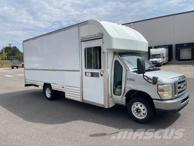 Ford E-350 شاحنات ذات هيكل صندوقي