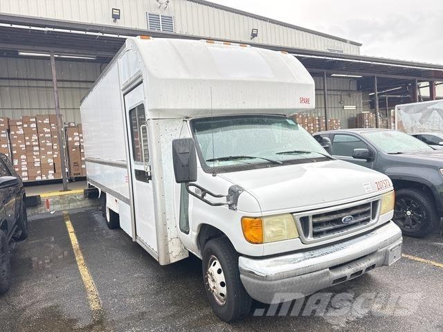 Ford E-350 هيكل صندوقي
