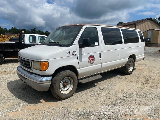 Ford E-350 سيارات