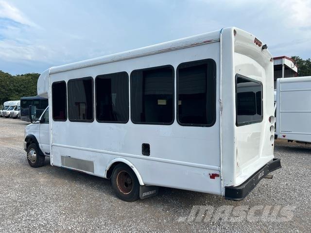 Ford E-350 حافلة صغيرة