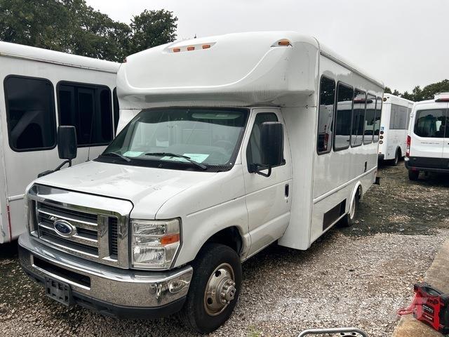 Ford E-350 حافلة صغيرة