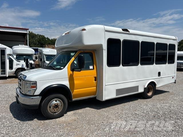 Ford E-350 حافلة صغيرة