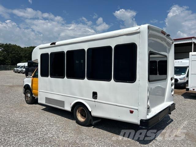 Ford E-350 حافلة صغيرة