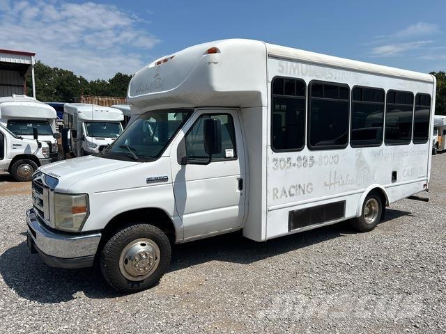 Ford E-350 حافلة صغيرة