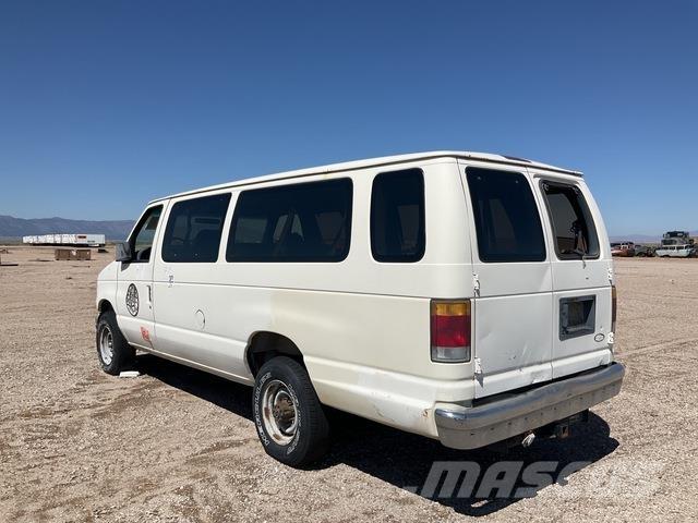 Ford E-350 سيارات
