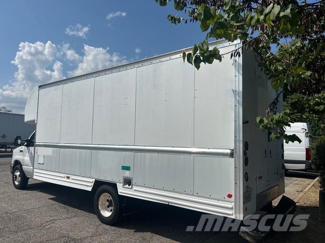 Ford E-350 شاحنات ذات هيكل صندوقي