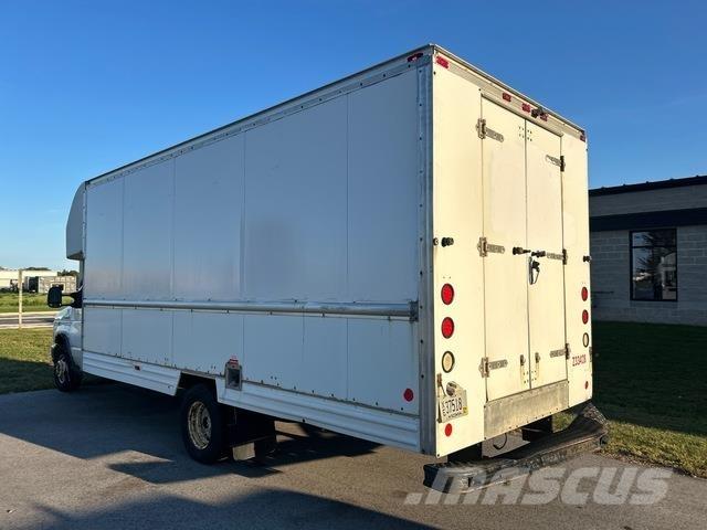 Ford E-350 شاحنات ذات هيكل صندوقي