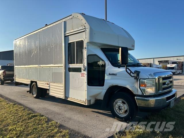 Ford E-350 شاحنات ذات هيكل صندوقي