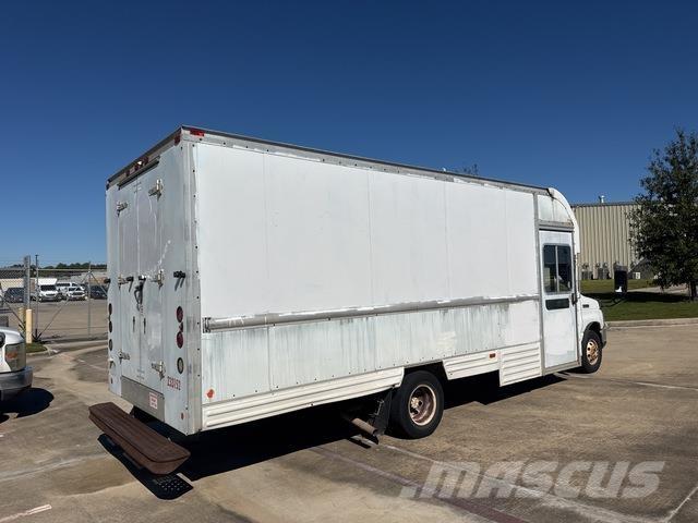 Ford E-350 شاحنات ذات هيكل صندوقي