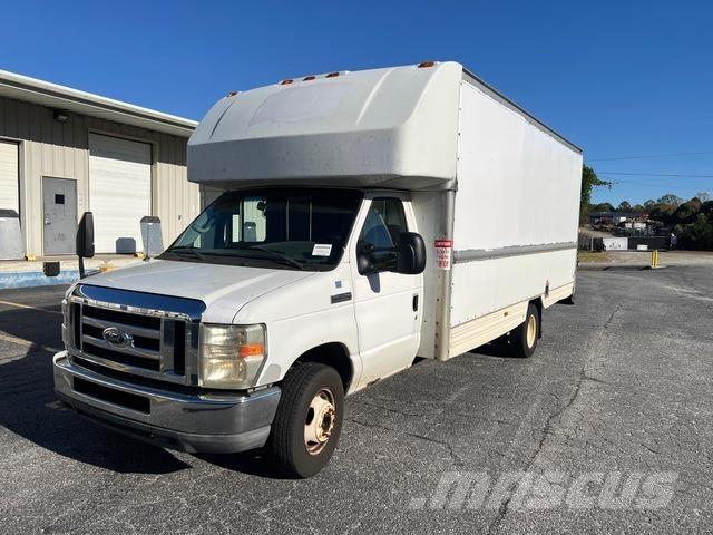 Ford E-350 شاحنات ذات هيكل صندوقي