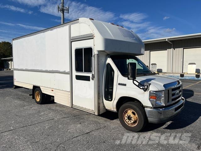 Ford E-350 شاحنات ذات هيكل صندوقي